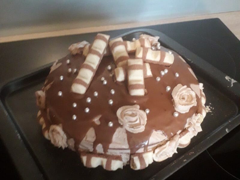 Cliquez pour zoomer ! Layer cake Kinder Bueno Thermomix par Mellard