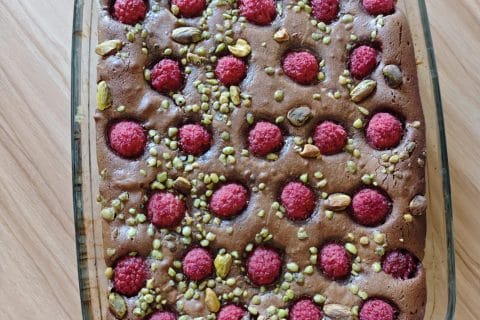 Cliquez pour zoomer ! Brownie framboises, pistaches et pépites de chocolat blanc Thermomix par anne_382