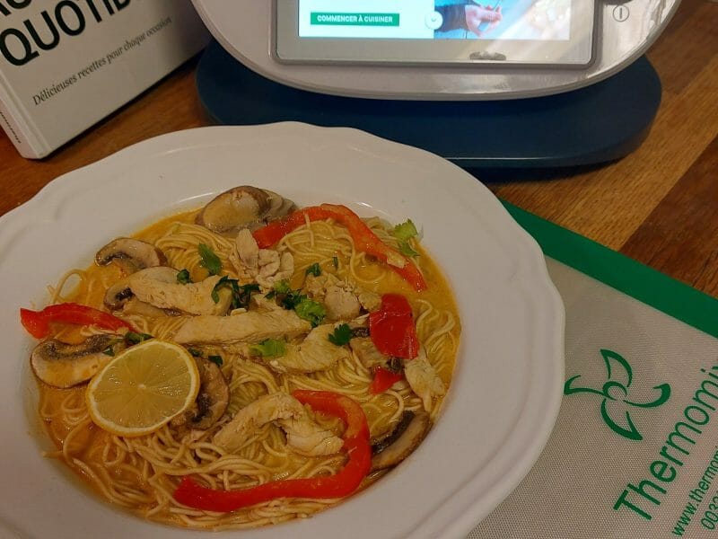 Cliquez pour zoomer ! Ramen thaï au poulet Thermomix par chacha00555