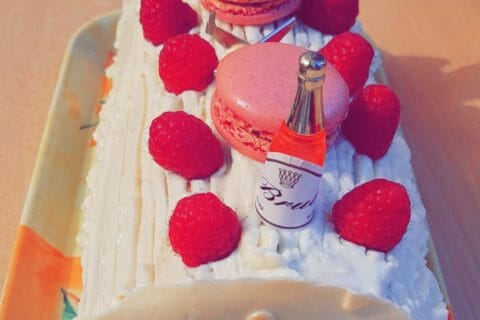 Cliquez pour zoomer ! Bûche de Noël framboises et chocolat blanc Thermomix par va_15