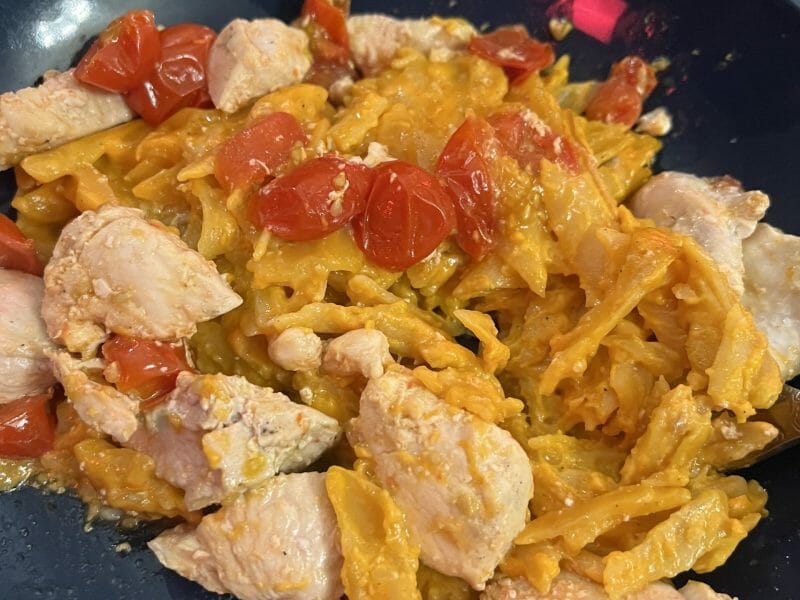 Cliquez pour zoomer ! Pennes au poulet, tomates et champignons Thermomix par titine_4