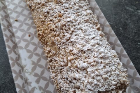 Cliquez pour zoomer ! Bûche pralinée aux éclats de noisettes caramélisés Thermomix par mariepoppins77