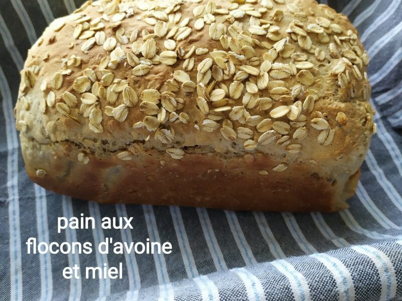 Cliquez pour zoomer ! Pain aux flocons d’avoine et au miel Thermomix par mariepoppins77