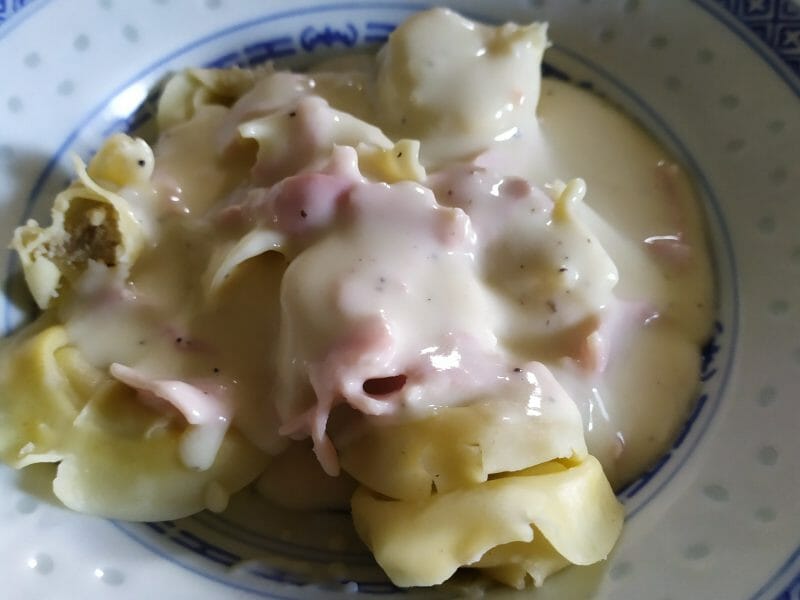 Cliquez pour zoomer ! Tortellini sauce crémeuse au jambon Thermomix par mariepoppins77