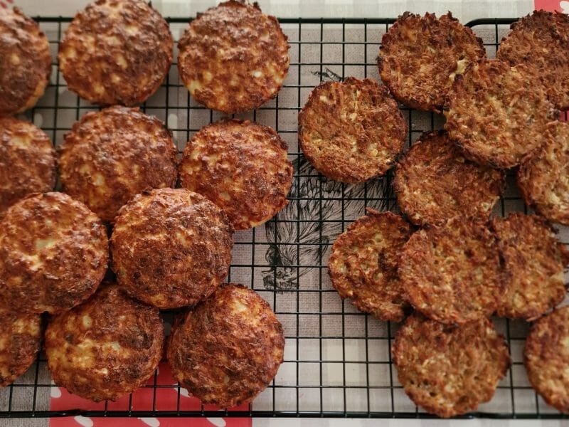 Cliquez pour zoomer ! Galettes de chou-fleur et sauce yaourt Thermomix par mariepoppins77