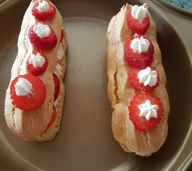 Cliquez pour zoomer ! Éclairs fraises chantilly Thermomix par Corinne95