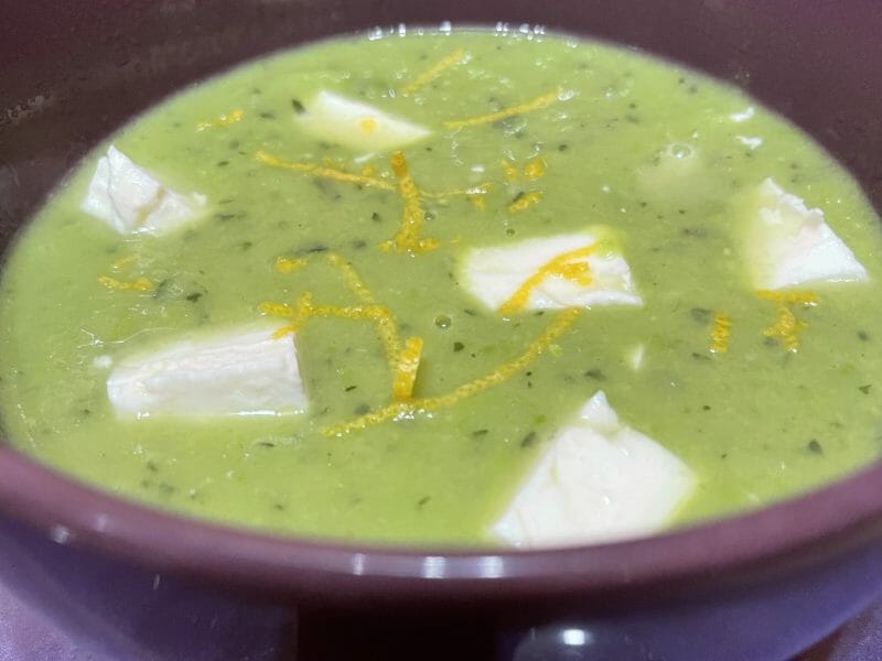 Cliquez pour zoomer ! Velouté de courgettes, petits pois et basilic Thermomix par christine_420