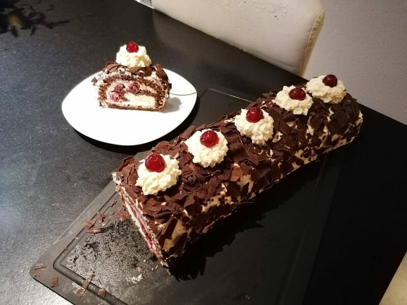 Cliquez pour zoomer ! Bûche forêt noire Thermomix par freeze38