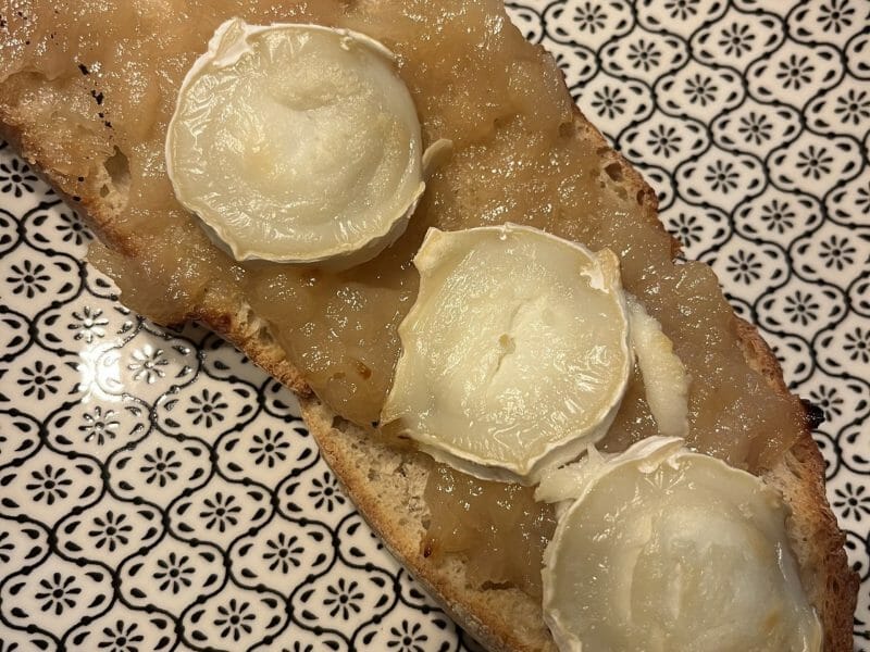 Cliquez pour zoomer ! Tartines échalotes et poires au chèvre Thermomix par celinefred14