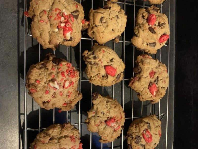 Cliquez pour zoomer ! Cookies aux éclats de pralines roses et pépites de chocolat Thermomix par batman009