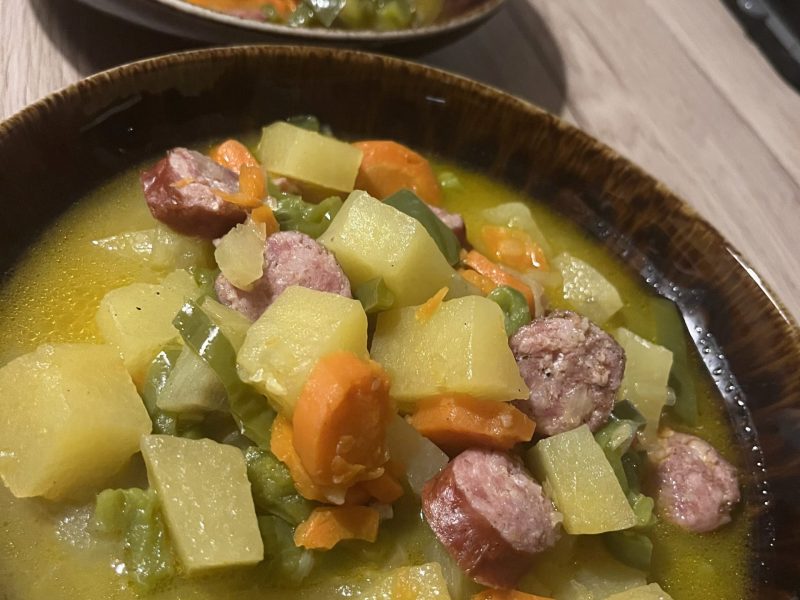 Cliquez pour zoomer ! Ragoût de légumes, pommes de terre et saucisses Thermomix par elodie_1231