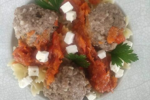 Cliquez pour zoomer ! Boulettes de viande sauce aux poivrons rouges Thermomix par emmanuelle_279