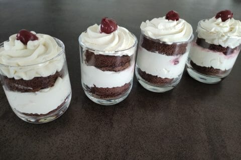 Cliquez pour zoomer ! Bûche forêt noire Thermomix par emmanuelle_279