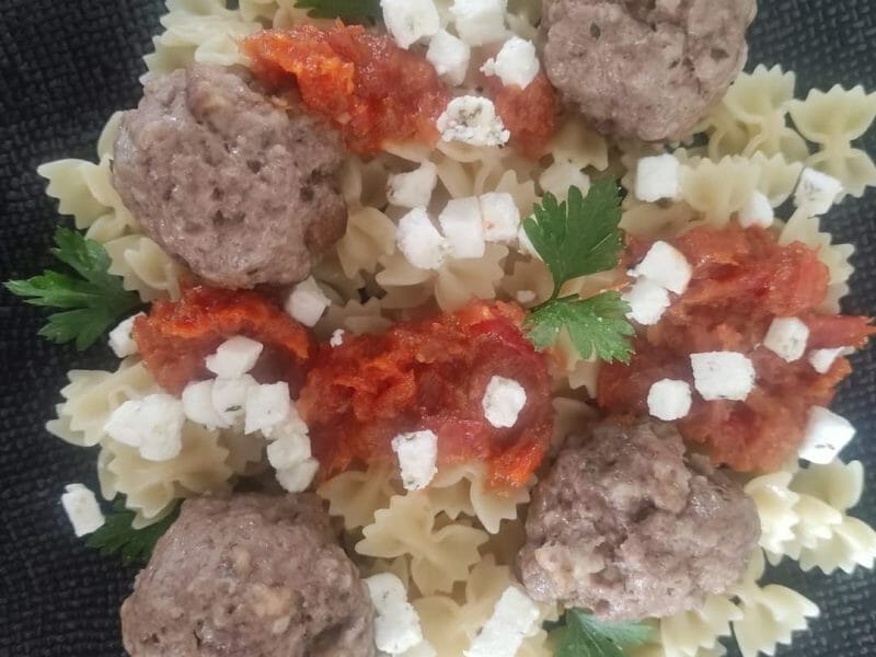 Cliquez pour zoomer ! Boulettes de viande sauce aux poivrons rouges Thermomix par emmanuelle_279