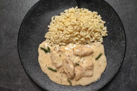 Cliquez pour zoomer ! Poulet à la crème et aux oignons Thermomix par emmanuelle_279