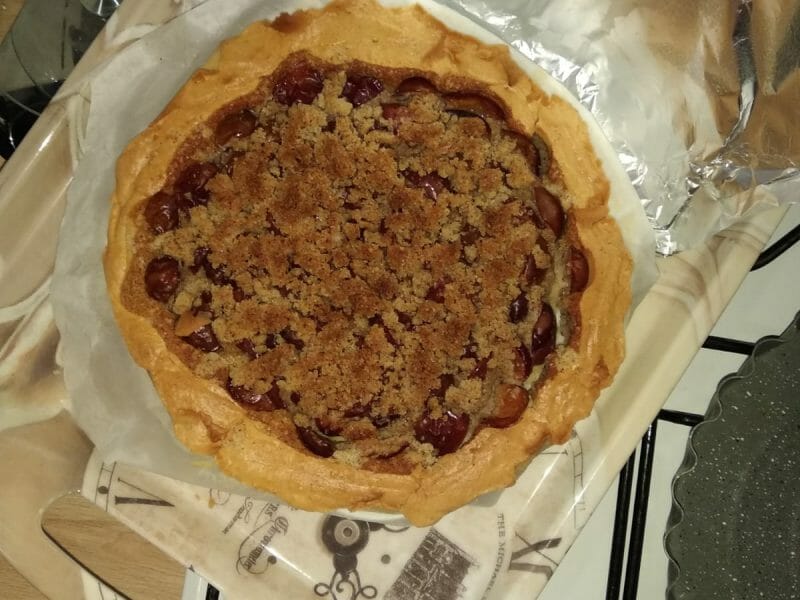 Cliquez pour zoomer ! Tarte briochée aux prunes avec streusel Thermomix par A-Lise G