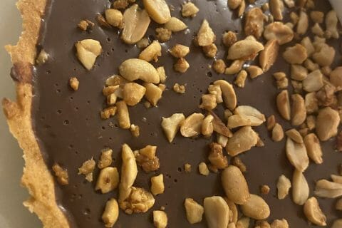 Cliquez pour zoomer ! Tarte au chocolat et cacahuètes caramélisées Thermomix par stephloula