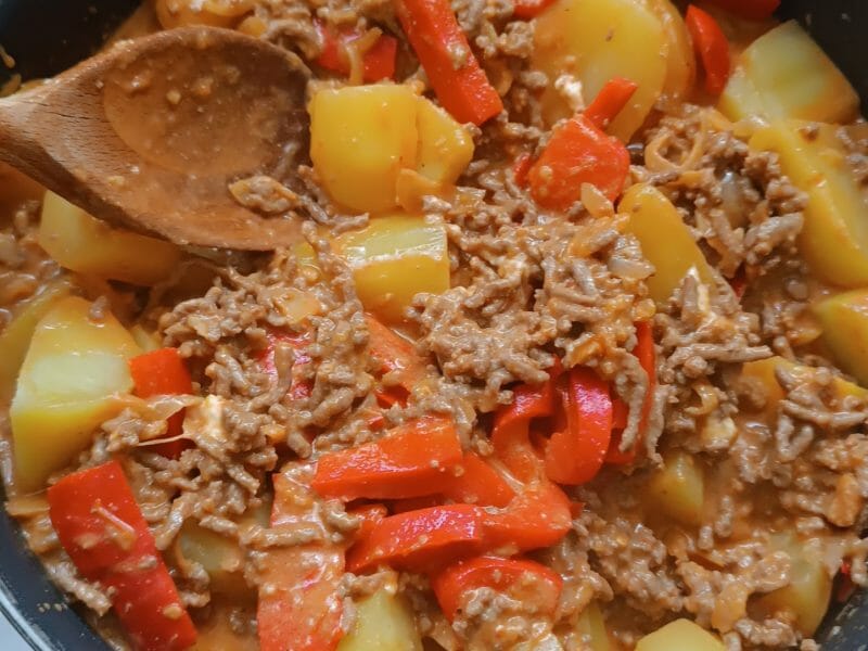 Cliquez pour zoomer ! Boeuf aux poivrons et pommes de terre Thermomix par lea_493