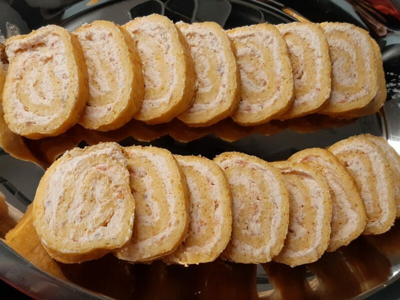 Cliquez pour zoomer ! Roulé à la tomate, saumon et fromage Thermomix par Marie-Line_ML