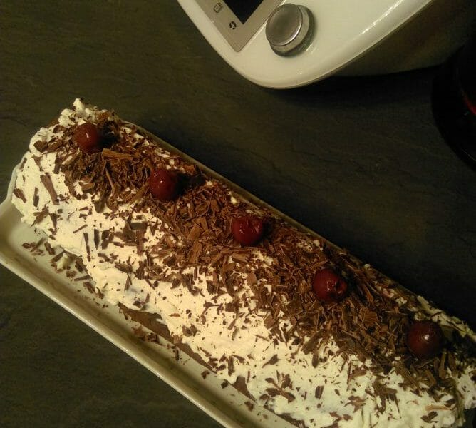 Cliquez pour zoomer ! Bûche forêt noire Thermomix par SophGil