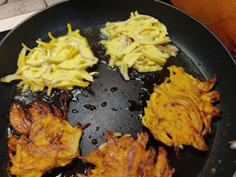 Beignets d’oignons à l’indienne – Bhajis Thermomix par CoocooningCook