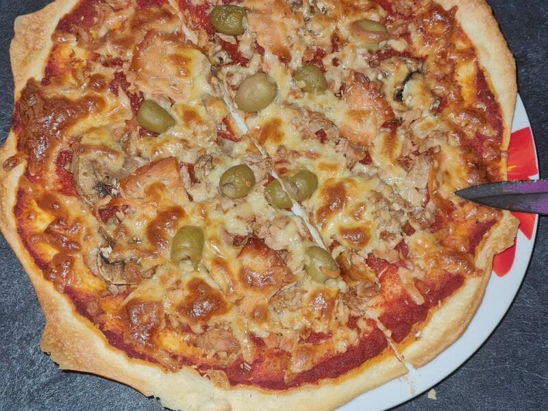 Cliquez pour zoomer ! Pizza au thon et aux olives Thermomix par Samy_Rim