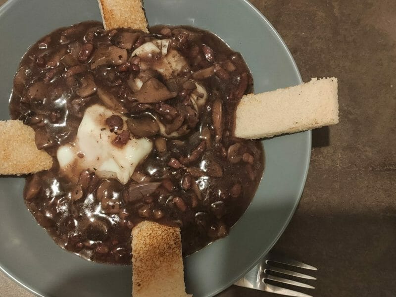 Cliquez pour zoomer ! Oeufs en meurette Thermomix par Kikoo34440