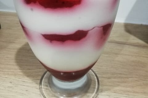 Cliquez pour zoomer ! Délices fraises et chocolat blanc Thermomix par Stefany1977