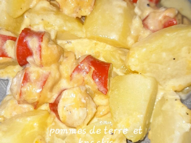 Cliquez pour zoomer ! Pommes de terre et knackis sauce cheddar Thermomix par mimireille