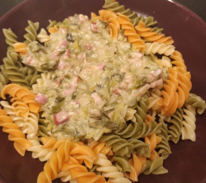 Cliquez pour zoomer ! Tagliatelles à la crème de poireaux Thermomix par CaroElane