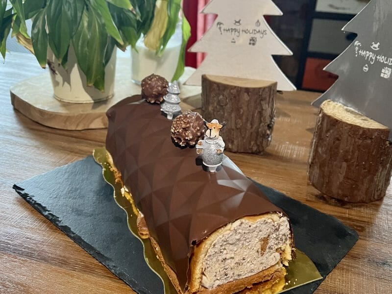 Cliquez pour zoomer ! Bûche Ferrero Rocher Thermomix par laura_1039