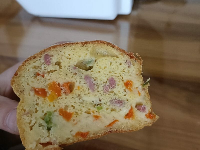 Cliquez pour zoomer ! Cake aux poivrons, fêta et olives Thermomix par valzz