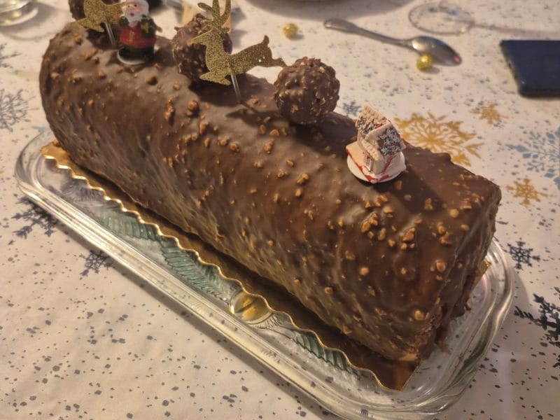 Cliquez pour zoomer ! Bûche Ferrero Rocher Thermomix par titia49680