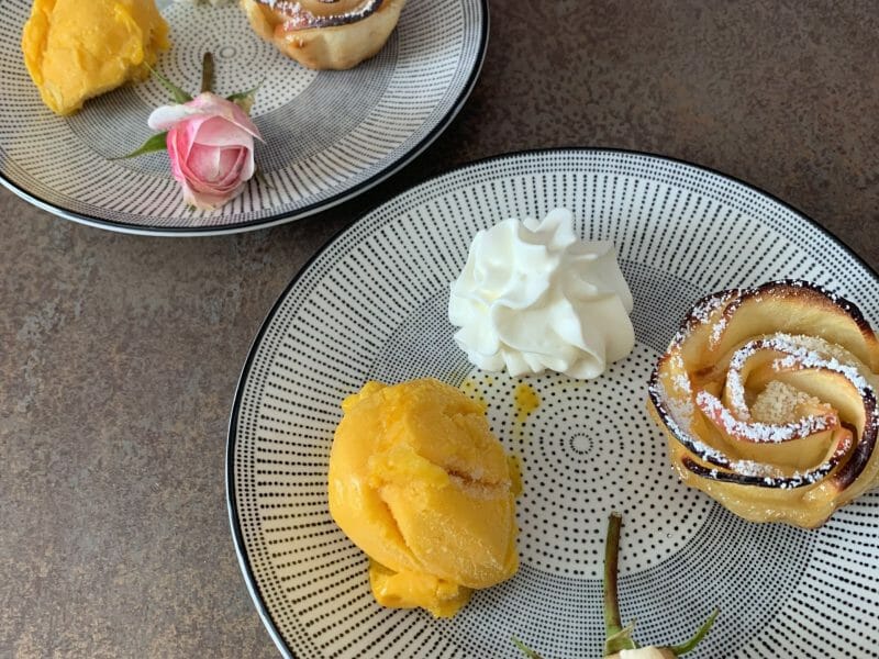 Cliquez pour zoomer ! Roses feuilletées aux pommes Thermomix par cricridu10