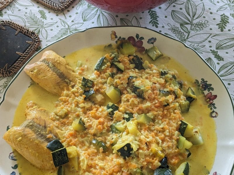 Cliquez pour zoomer ! Saumon sauce curry et tagliatelles de légumes Thermomix par elenajalan