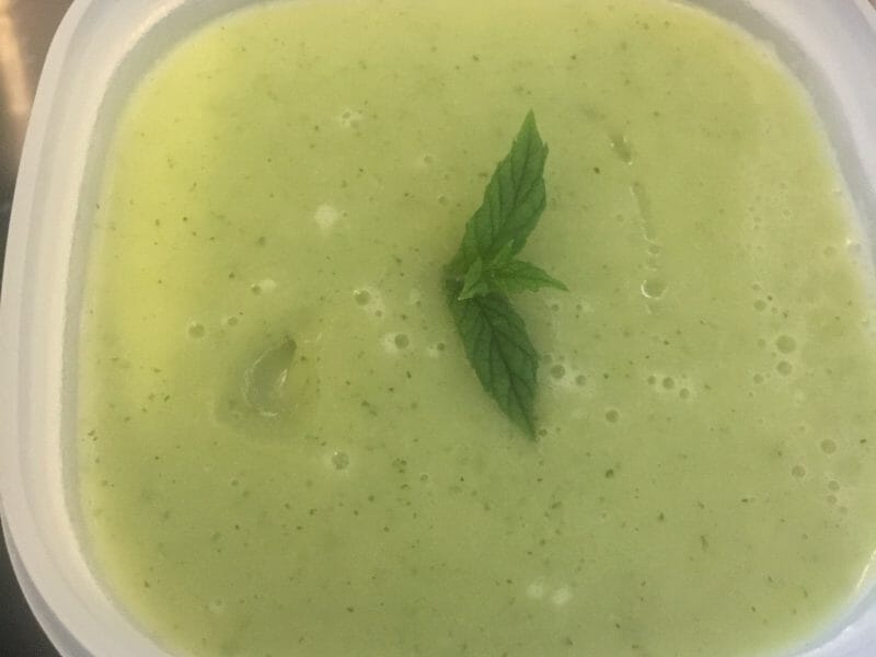 Cliquez pour zoomer ! Soupe froide courgette et concombre Thermomix par Fifo972