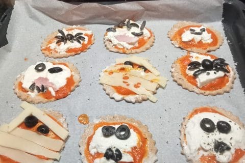 Cliquez pour zoomer ! Mini pizzas Halloween Thermomix par caroline_736