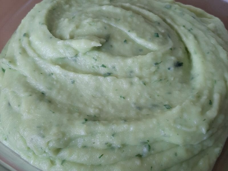 Cliquez pour zoomer ! Purée de pommes de terre à l’ail des ours Thermomix par nessie81