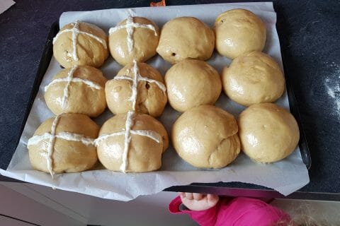 Cliquez pour zoomer ! Hot cross buns – petits pains anglais de Pâques Thermomix par Moutonnette