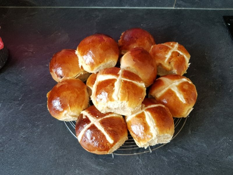 Cliquez pour zoomer ! Hot cross buns – petits pains anglais de Pâques Thermomix par Moutonnette