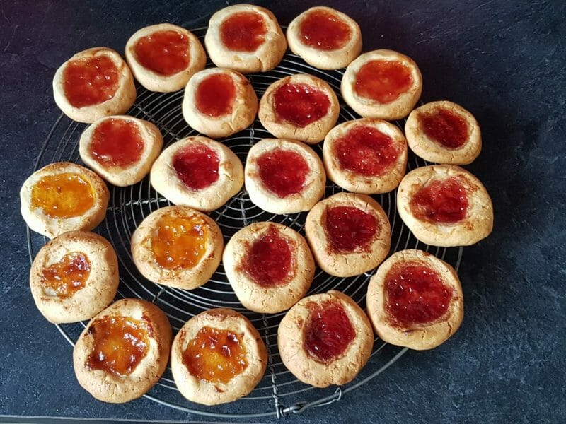 Cliquez pour zoomer ! Jam drops – Biscuits à la confiture Thermomix par Moutonnette