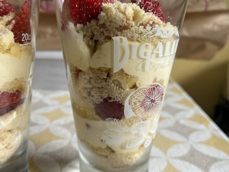 Cliquez pour zoomer ! Tiramisu aux framboises et spéculoos Thermomix par chachouuu88