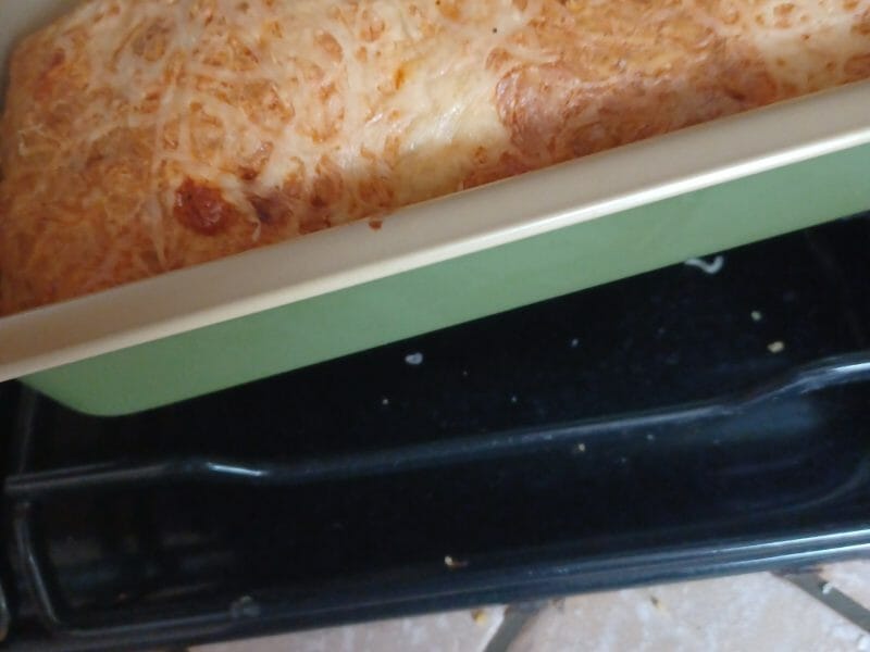 Cliquez pour zoomer ! Cake à la fourme d’Ambert, noix et raisins secs Thermomix par patriciac