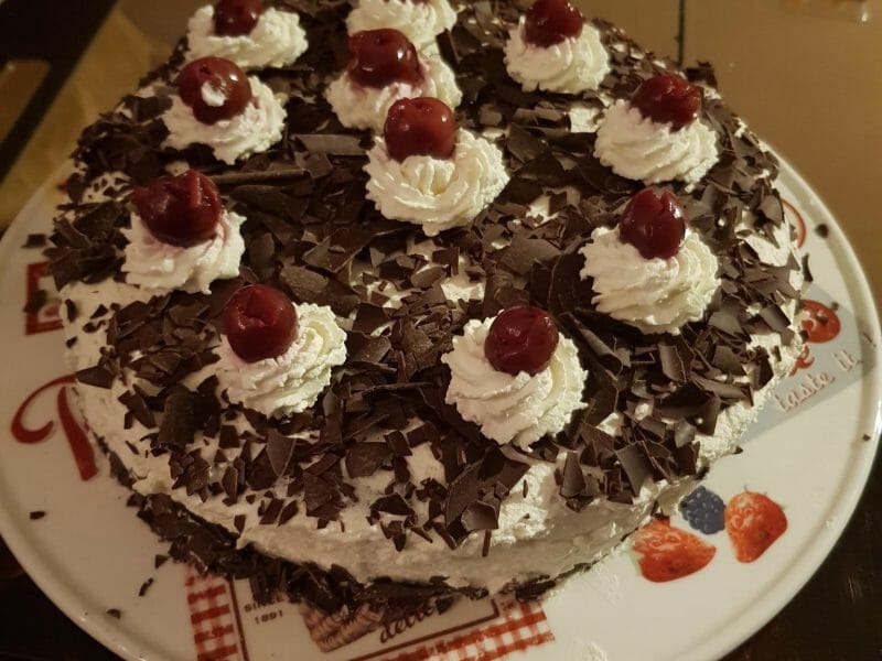 Cliquez pour zoomer ! Bûche forêt noire Thermomix par vivimj