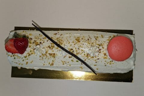 Cliquez pour zoomer ! Bûche de Noël framboises et chocolat blanc Thermomix par douniabek