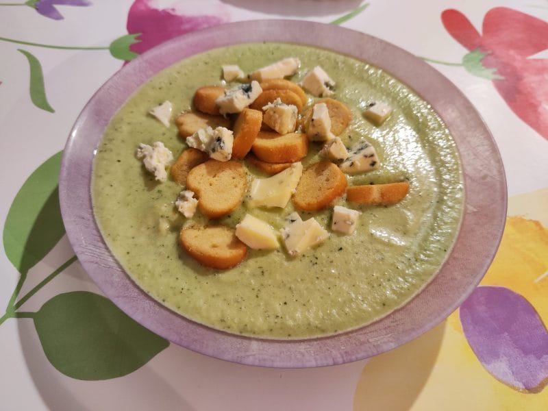 Cliquez pour zoomer ! Crème de courgettes à la fourme d’Ambert Thermomix par sam2325