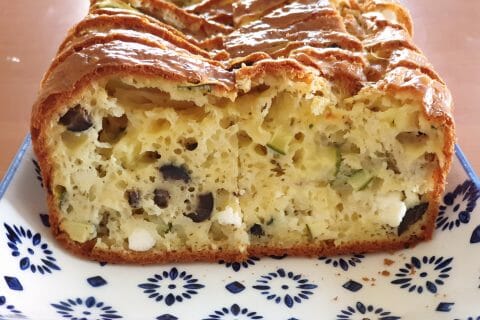 Cliquez pour zoomer ! Cake aux poivrons, fêta et olives au Thermomix