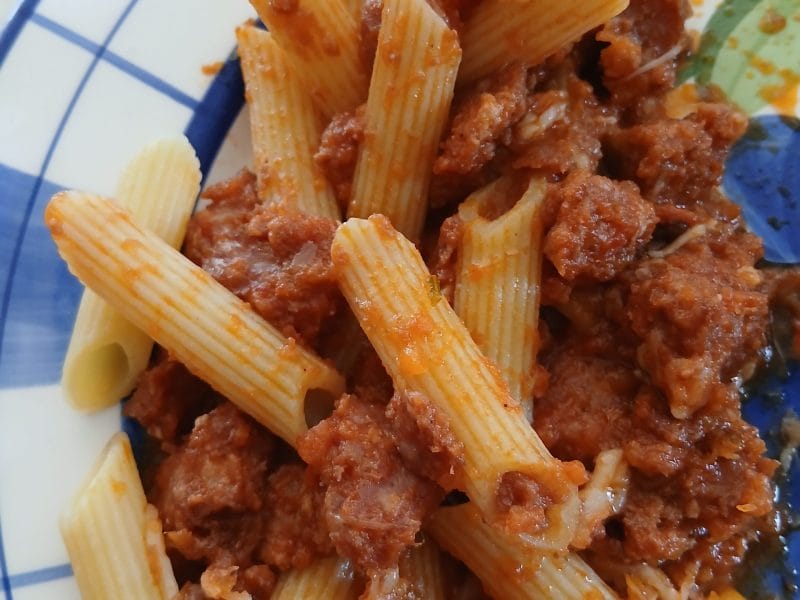 Cliquez pour zoomer ! Rigatoni façon bolognaise à la saucisse de Morteau Thermomix par fran3005