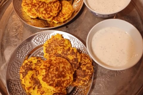 Cliquez pour zoomer ! Galettes de chou-fleur et sauce yaourt Thermomix par fanfan0309