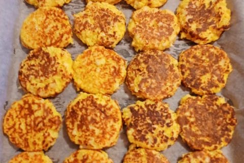 Cliquez pour zoomer ! Galettes de chou-fleur et sauce yaourt Thermomix par fanfan0309